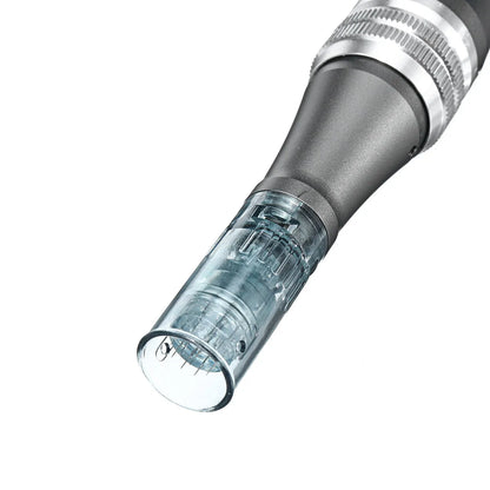 ภาพด้านข้างของข้อต่อหัวเข็มและวงแหวนปรับพื้นผิวลายของ Dr. Pen M8